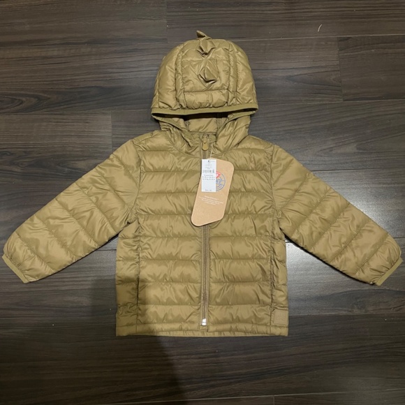 BNWT size 4T or 5T Gap Primaloft lightweight jacket w/ dinosaur hood. Reg $89 - Picture 4 of 8